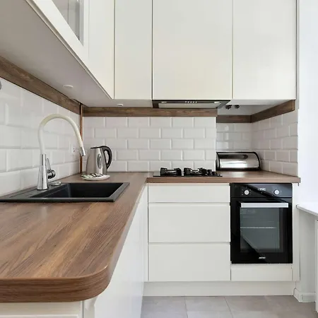 아파트 Functional & Cozy In The Center By Renters