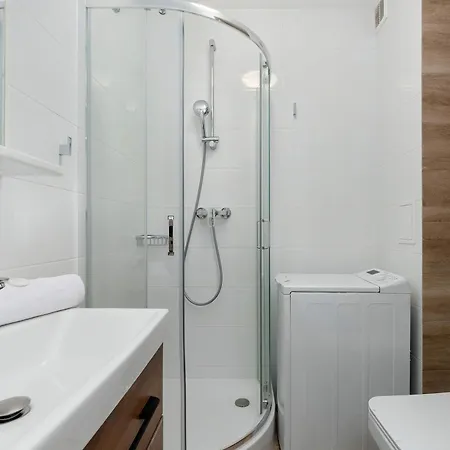 Functional & Cozy In The Center By Renters *